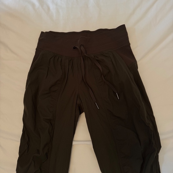 Lululemon Dance Studio Mid-Rise Jogger Full Length in Olive Green - Picture 3 of 4
